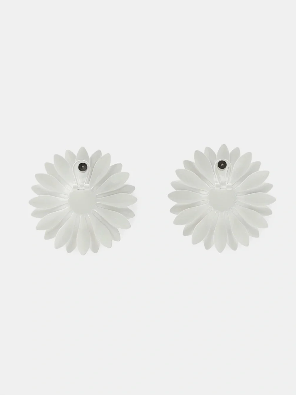 ZARA Daisy Floral Earrings NWT